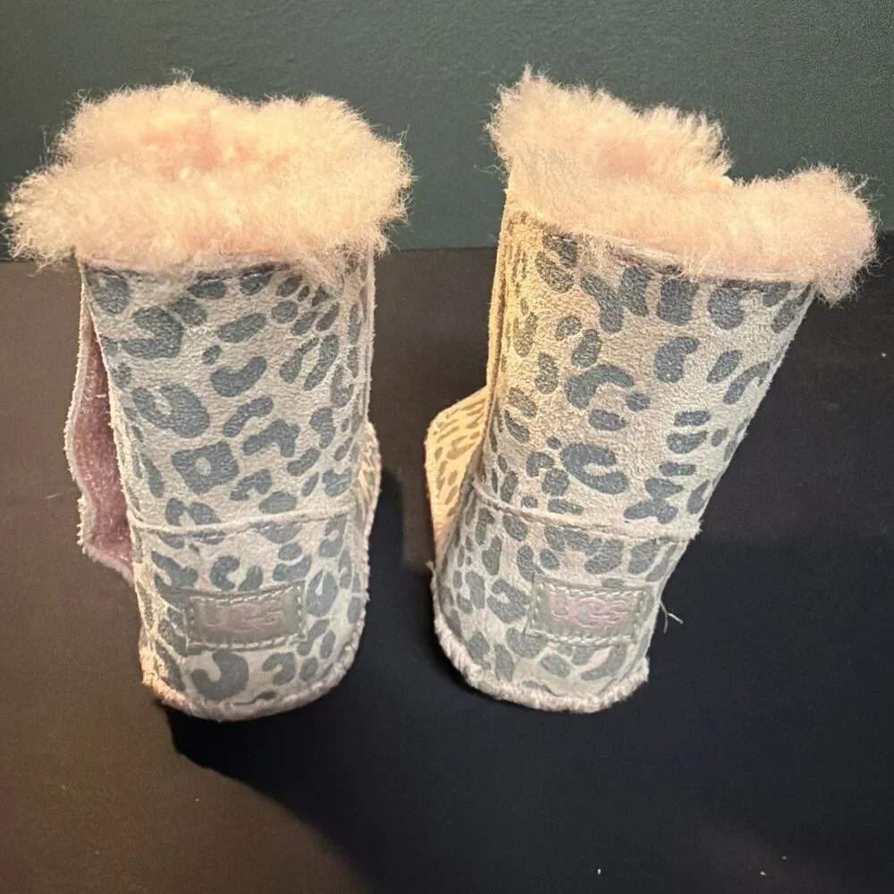 UGG Australia Baby Girl Cassie Leopard Pink Booties Size 2/3 Sheepskin Lined